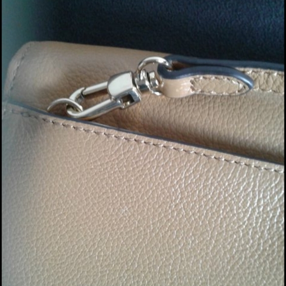 Vince Camuto Bags Vince Camuto Tan Leather Crossbody Bag Poshmark
